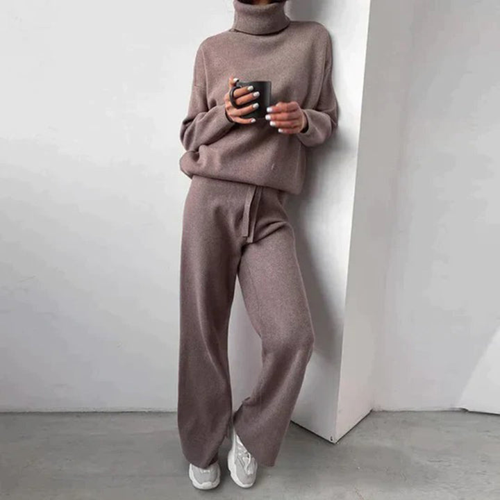 Elegant Cashmere Set for Ultimate Comfort
